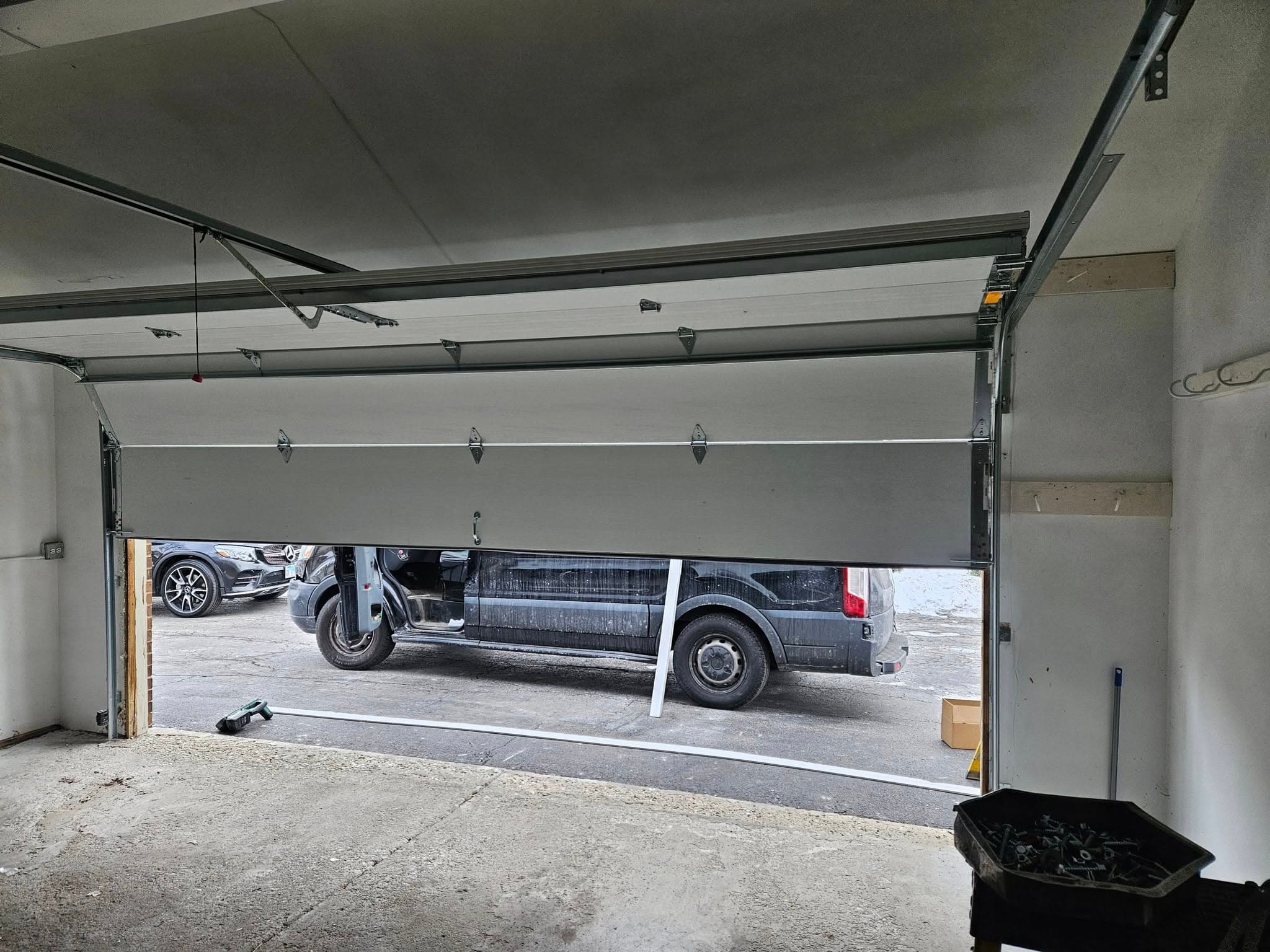 Track & opener installation. Full hardware setup, Cicero